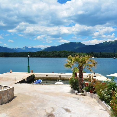 Apartments Harmonia Tivat Bilik gambar