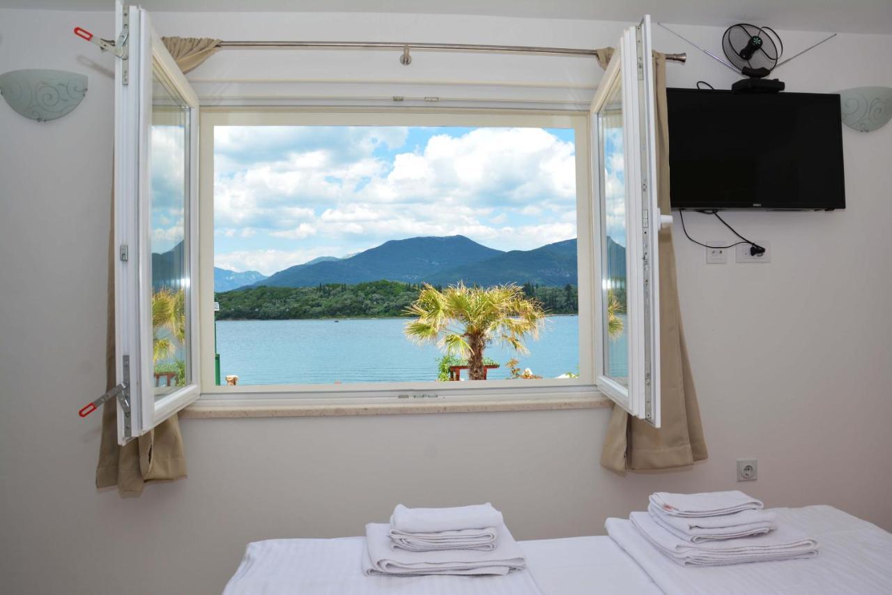 Apartments Harmonia Tivat Bilik gambar
