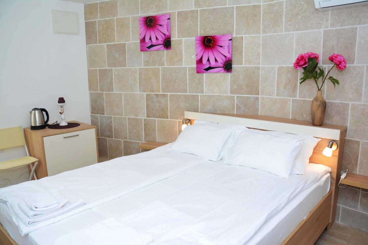 Apartments Harmonia Tivat Bilik gambar