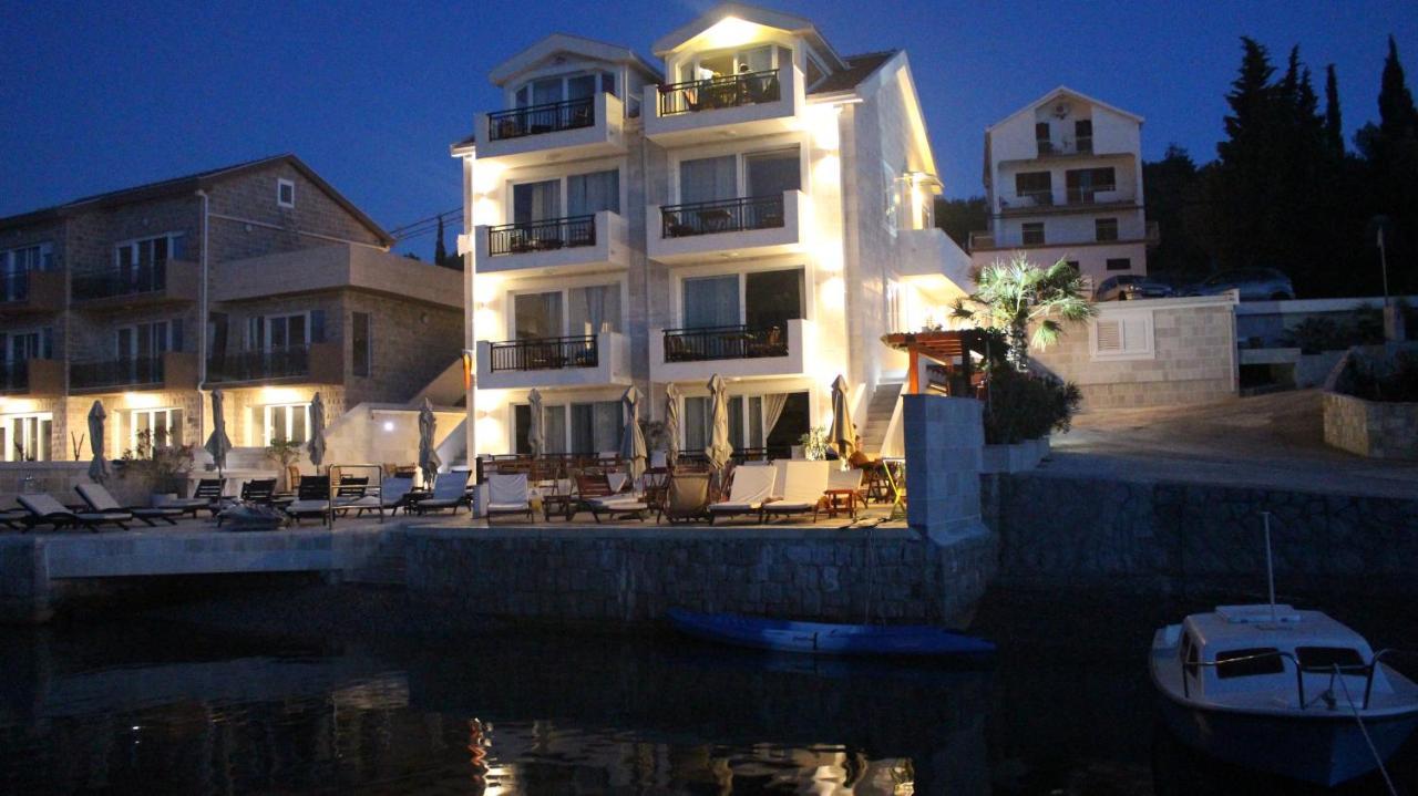 Apartments Harmonia Tivat Luaran gambar