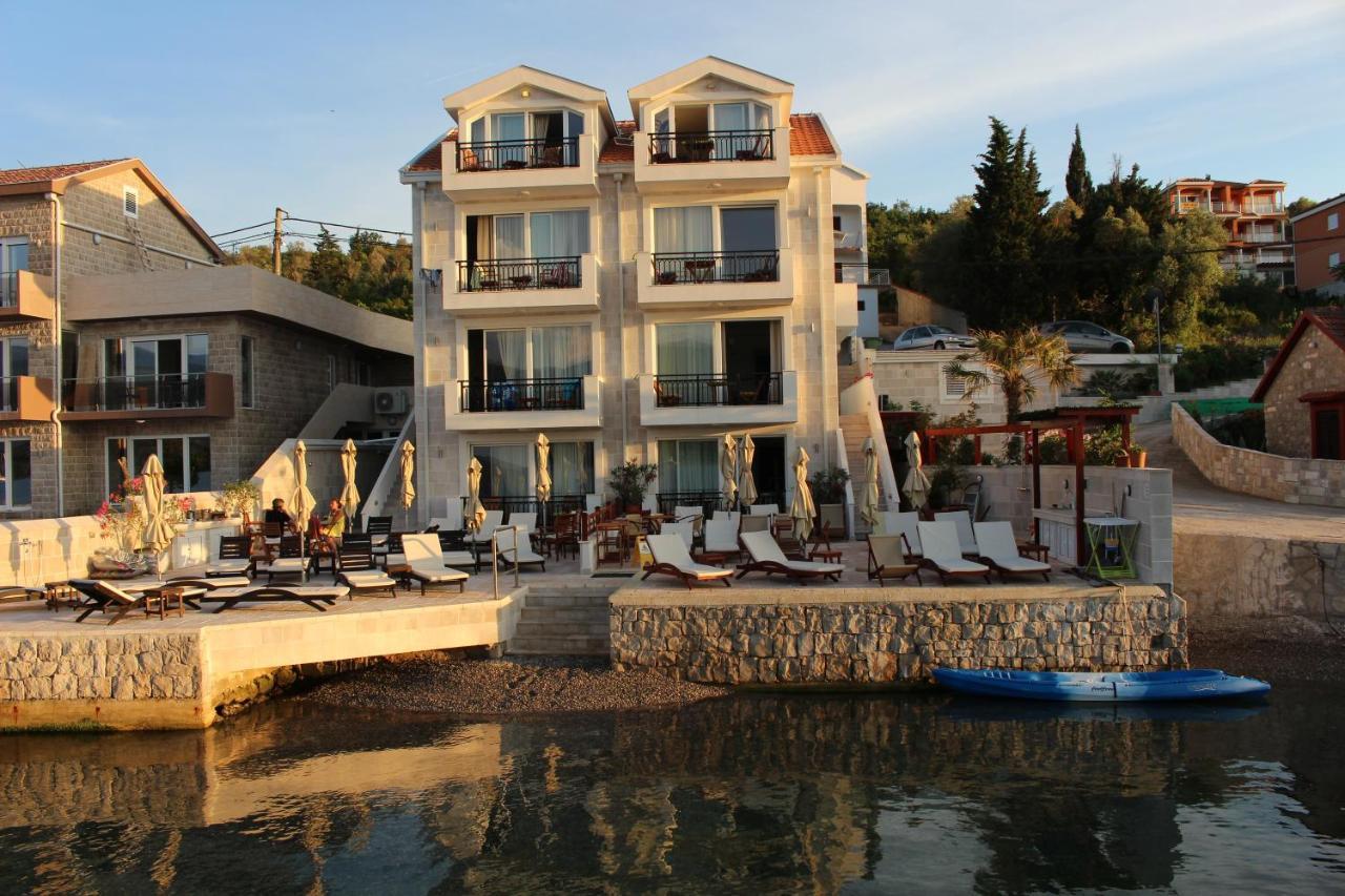 Apartments Harmonia Tivat Luaran gambar