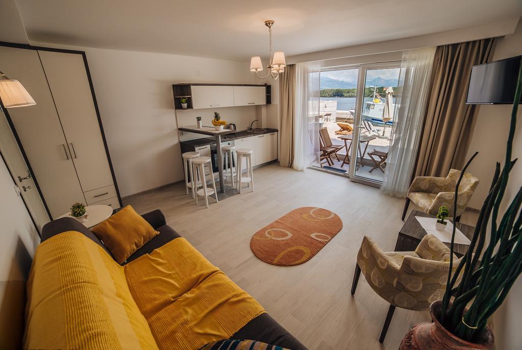 Apartments Harmonia Tivat Luaran gambar