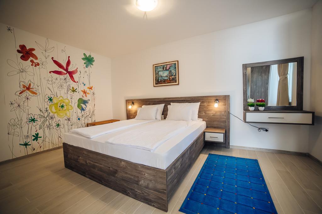 Apartments Harmonia Tivat Luaran gambar