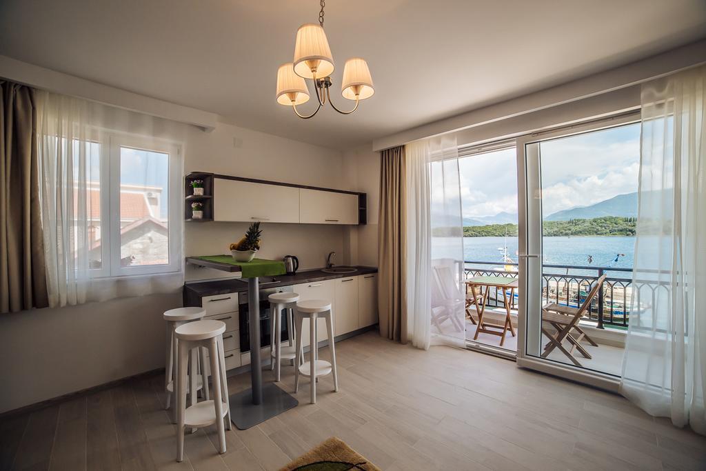 Apartments Harmonia Tivat Luaran gambar