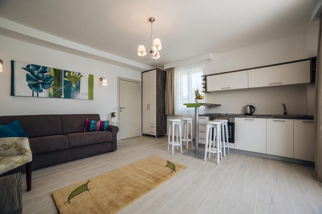 Apartments Harmonia Tivat Luaran gambar