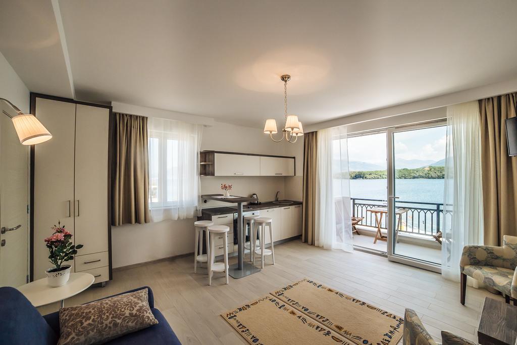 Apartments Harmonia Tivat Luaran gambar