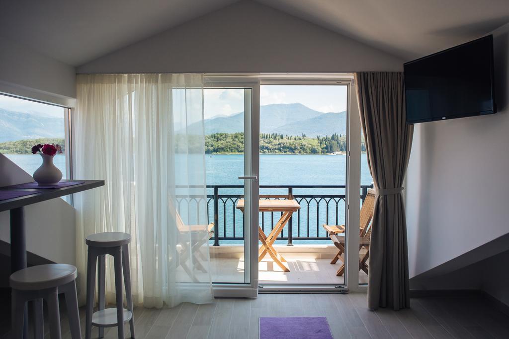 Apartments Harmonia Tivat Luaran gambar