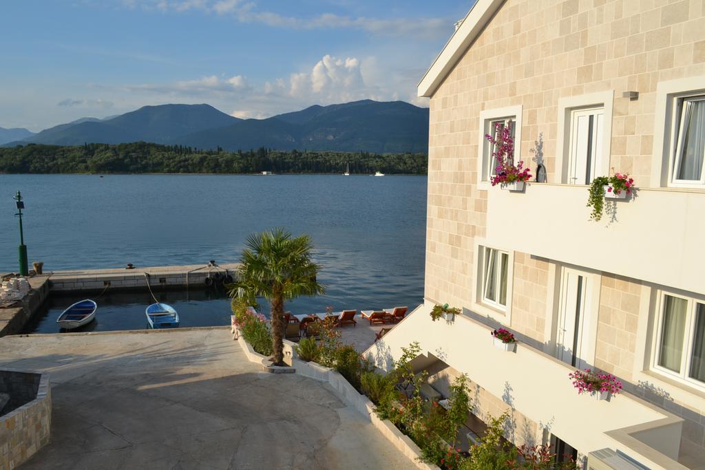 Apartments Harmonia Tivat Luaran gambar