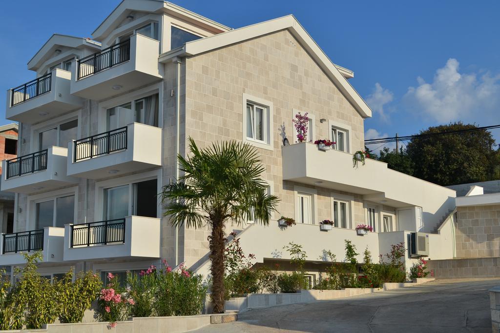 Apartments Harmonia Tivat Luaran gambar